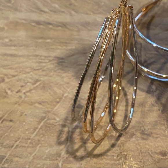 House Of Harlow 1960 Quadruple 4 Hoop Silver Gold Earrings NWT - Picture 2 of 6